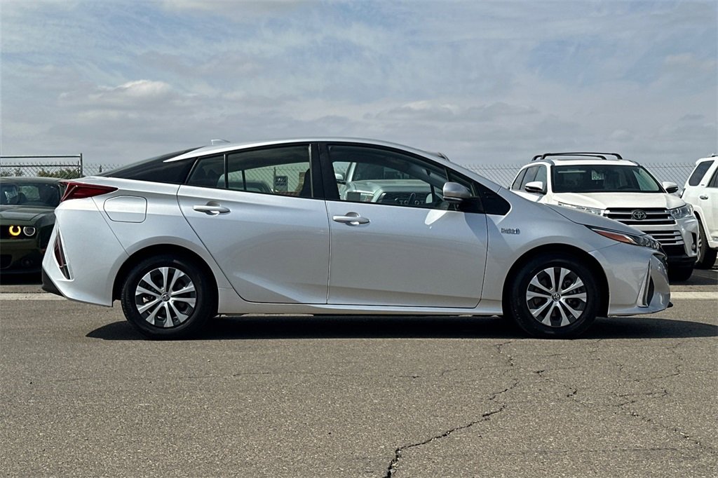 Certified 2021 Toyota Prius Prime LE image 3