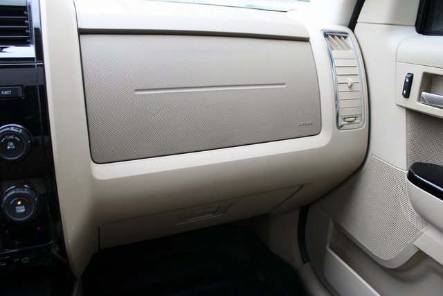 Used 2010 Ford Escape Limited image 29