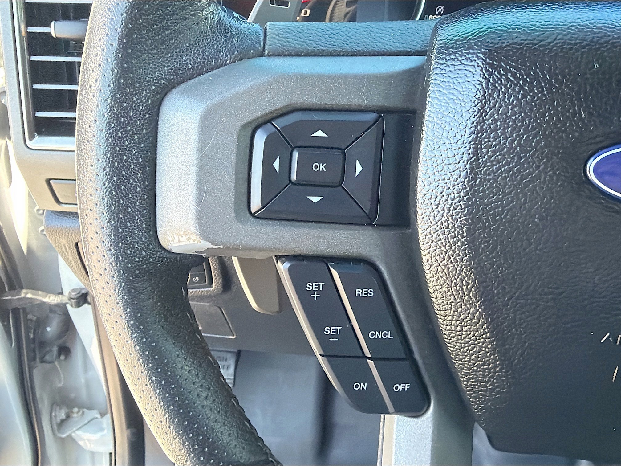 Used 2017 Ford F150 Raptor w/ Equipment Group 802A Luxury image 36