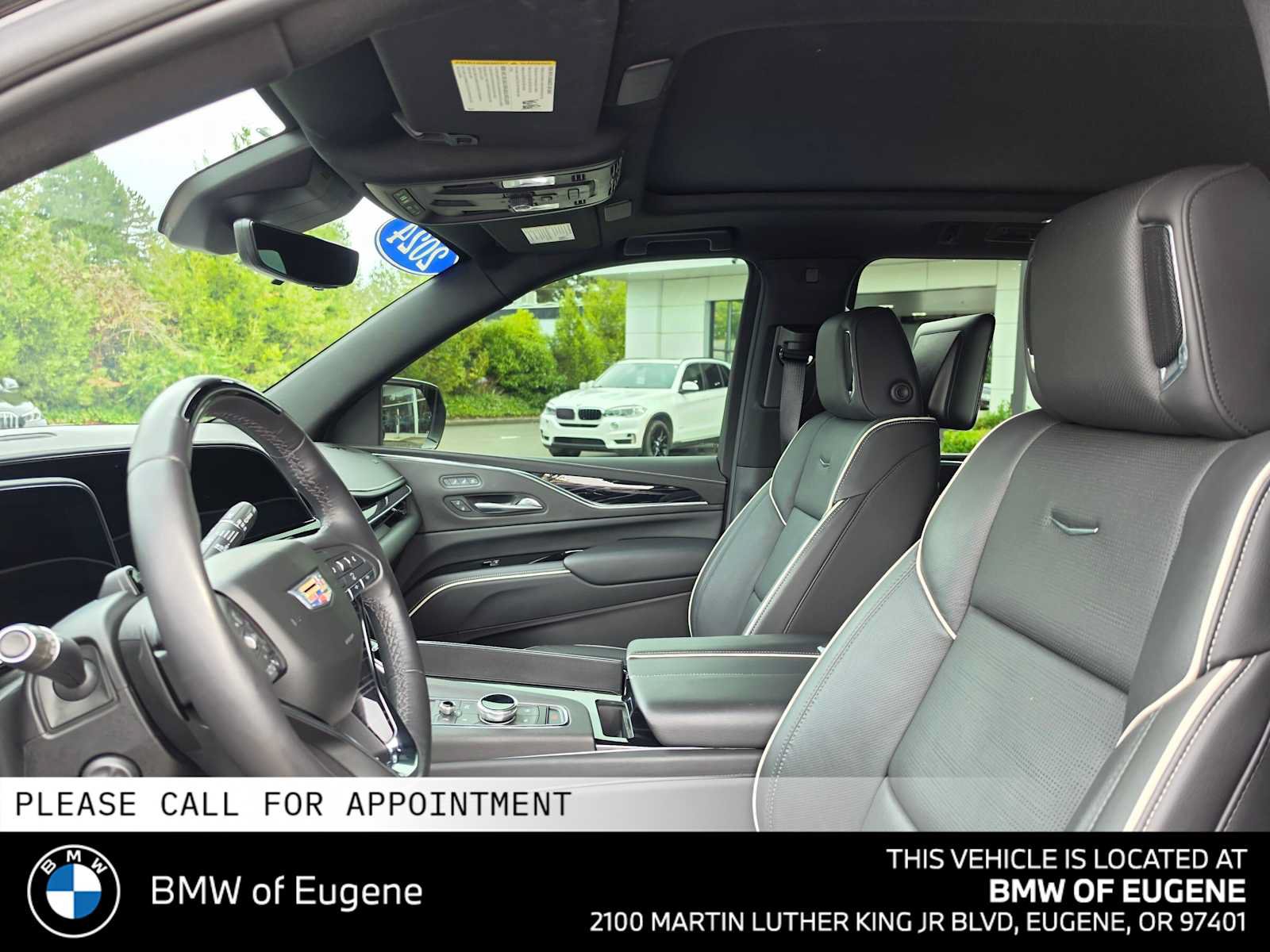 Used 2024 Cadillac Escalade ESV Sport w/ LPO, ONYX Package AWD/4WD image 24