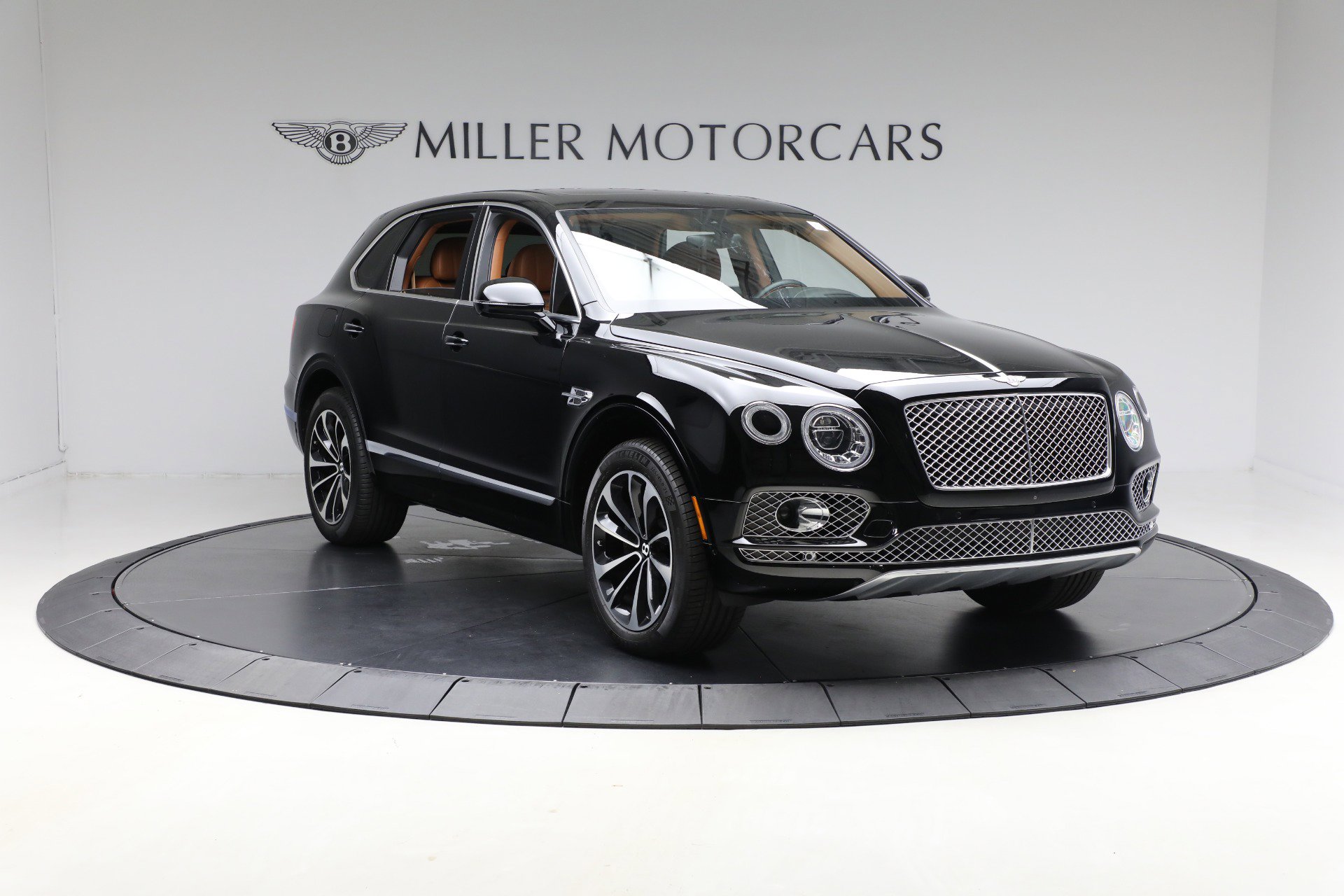 Certified 2018 Bentley Bentayga Onyx Edition image 9