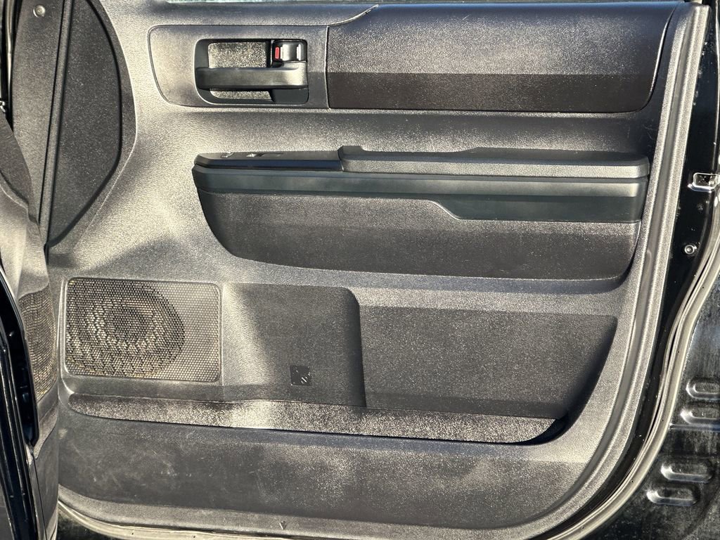 Used 2015 Toyota Tundra SR w/ Tow Package image 15