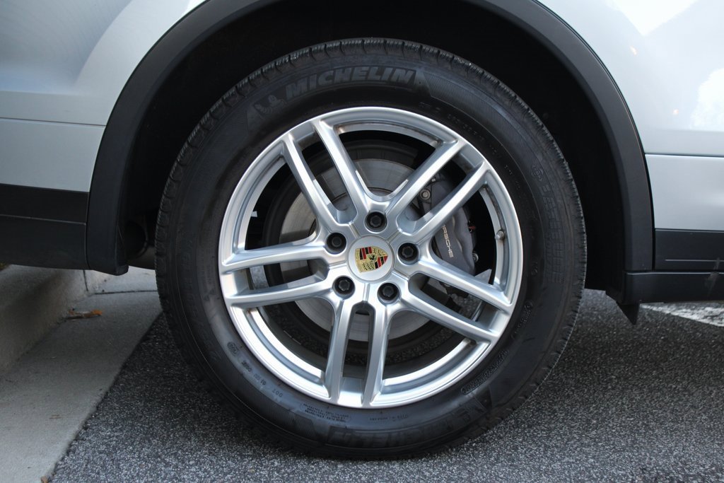 Certified 2016 Porsche Cayenne image 13