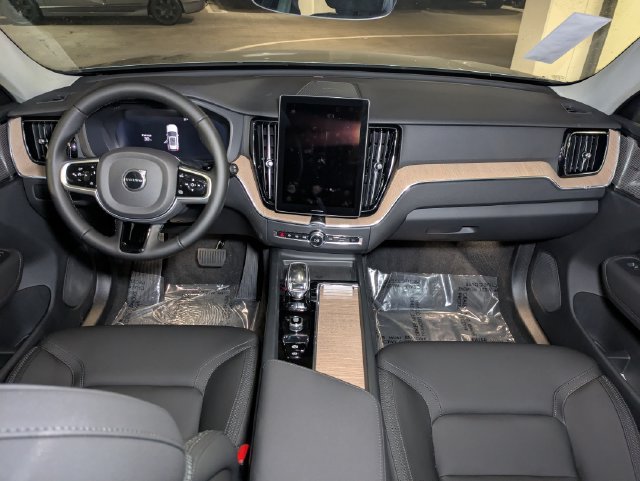 New 2026 Volvo XC60 B5 Plus w/ Climate Package AWD/4WD image 25