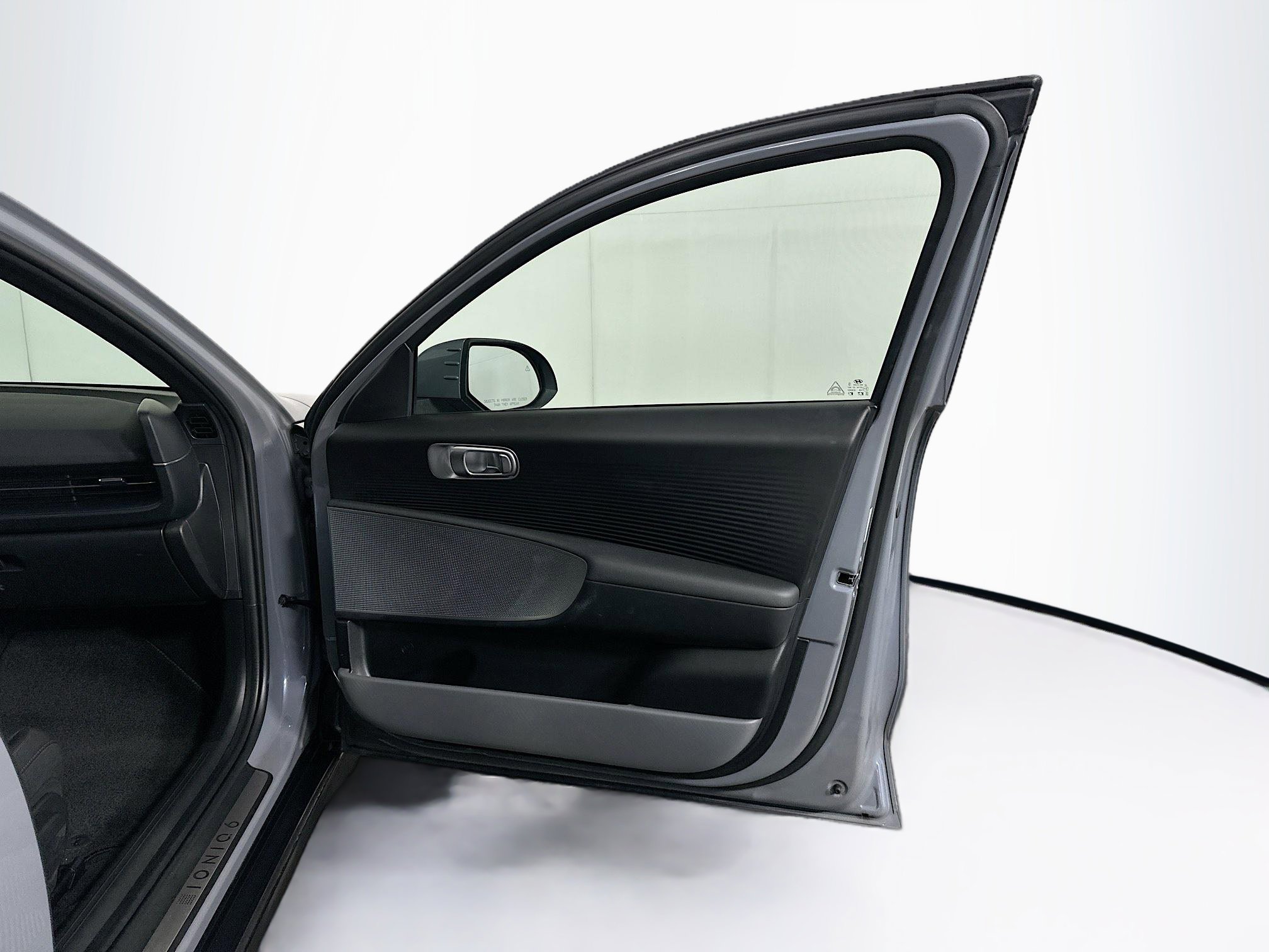 Used 2024 Hyundai Ioniq 6 SE RWD image 31