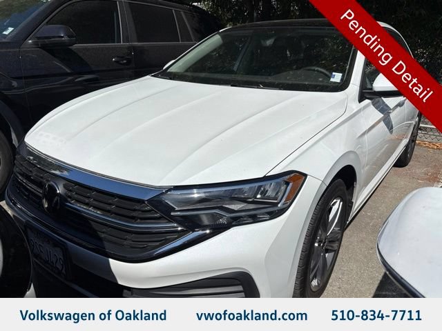 Used 2024 Volkswagen Jetta SE w/ Panoramic Sunroof Package
