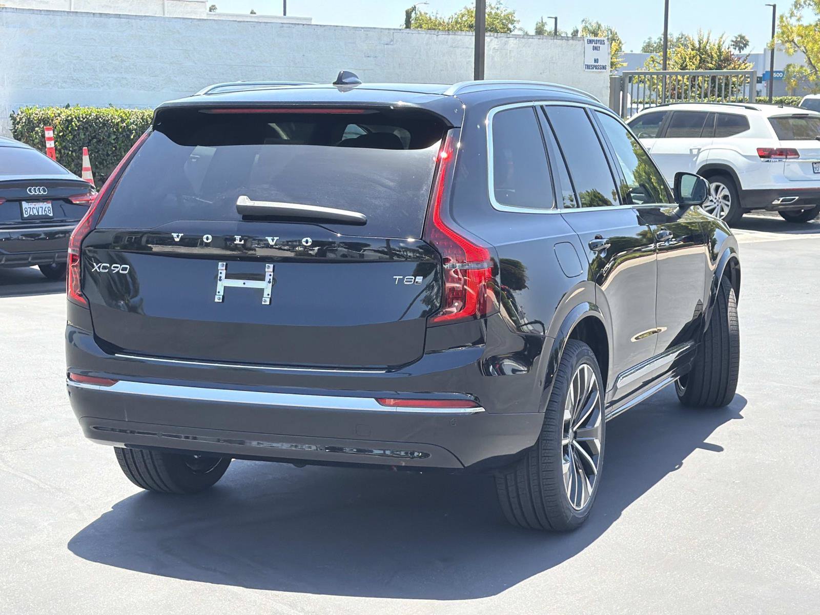 New 2026 Volvo XC90 T8 Plus w/ Protection Package AWD/4WD image 6