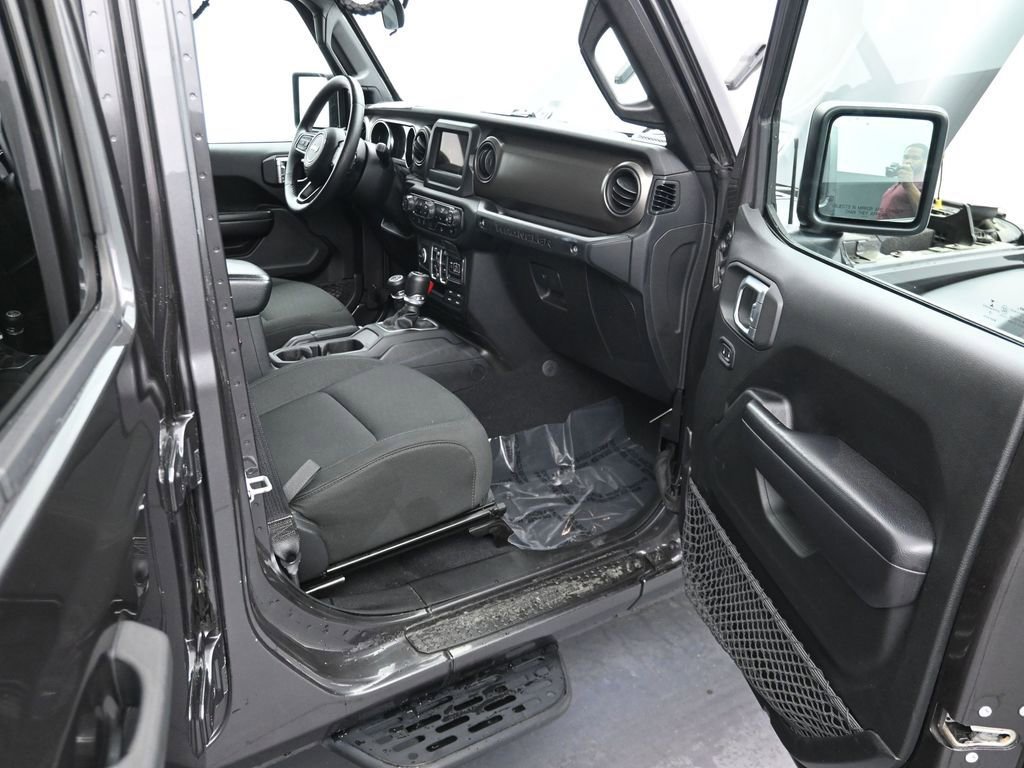 Used 2018 Jeep Wrangler Unlimited Sport S image 12
