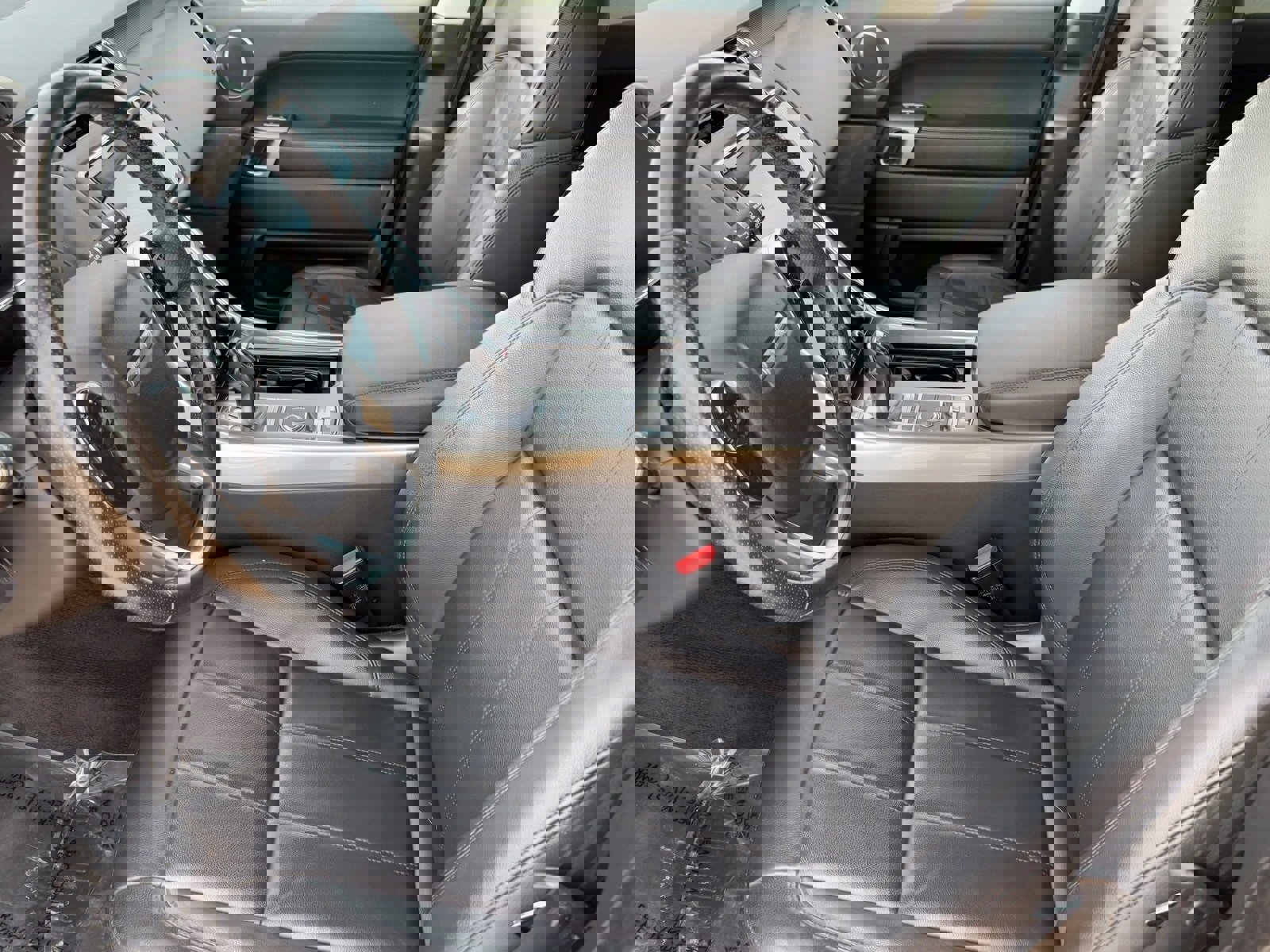 Used 2020 Land Rover Range Rover Sport SE image 17