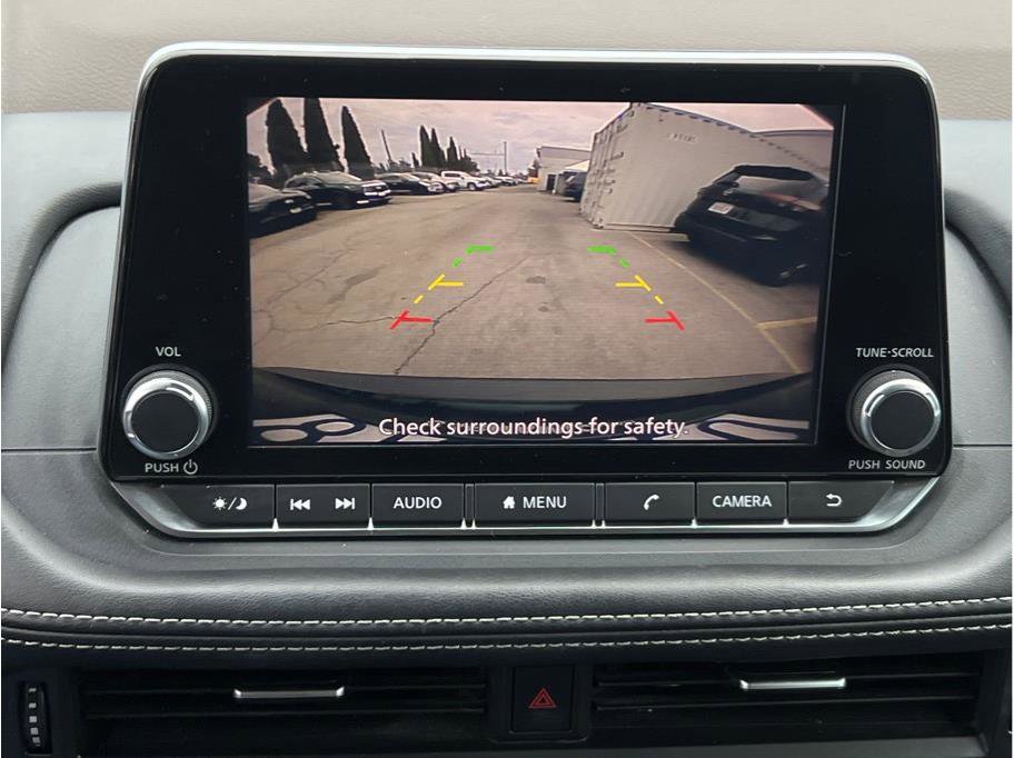 Used 2021 Nissan Rogue S image 14