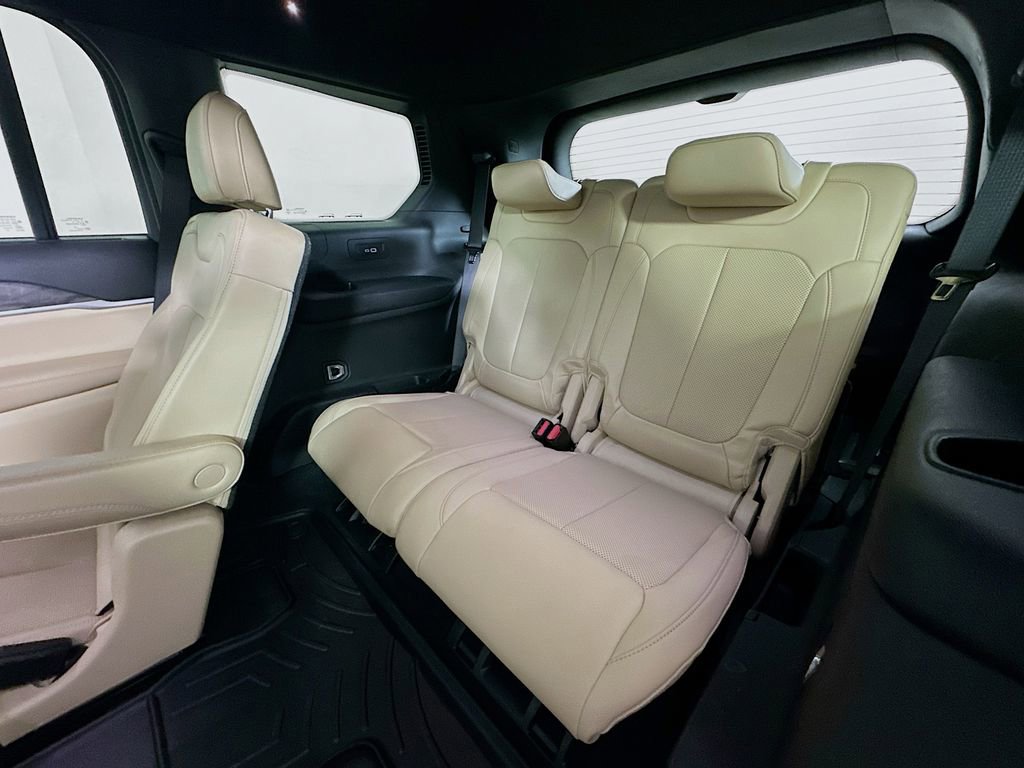 Used 2023 Jeep Grand Cherokee L Limited w/ Luxury Tech Group II image 28