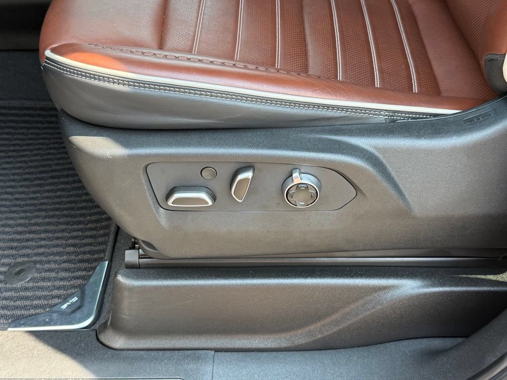 Used 2024 GMC Yukon Denali Ultimate AWD/4WD image 19