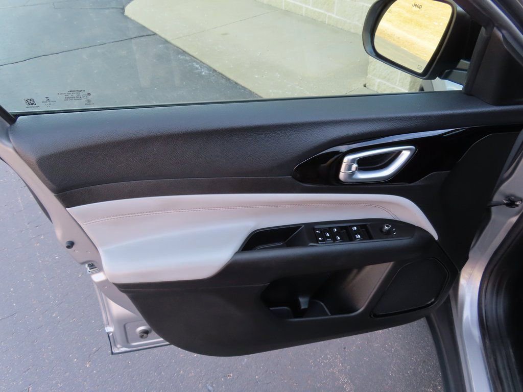 Certified 2023 Jeep Compass Limited AWD/4WD image 24