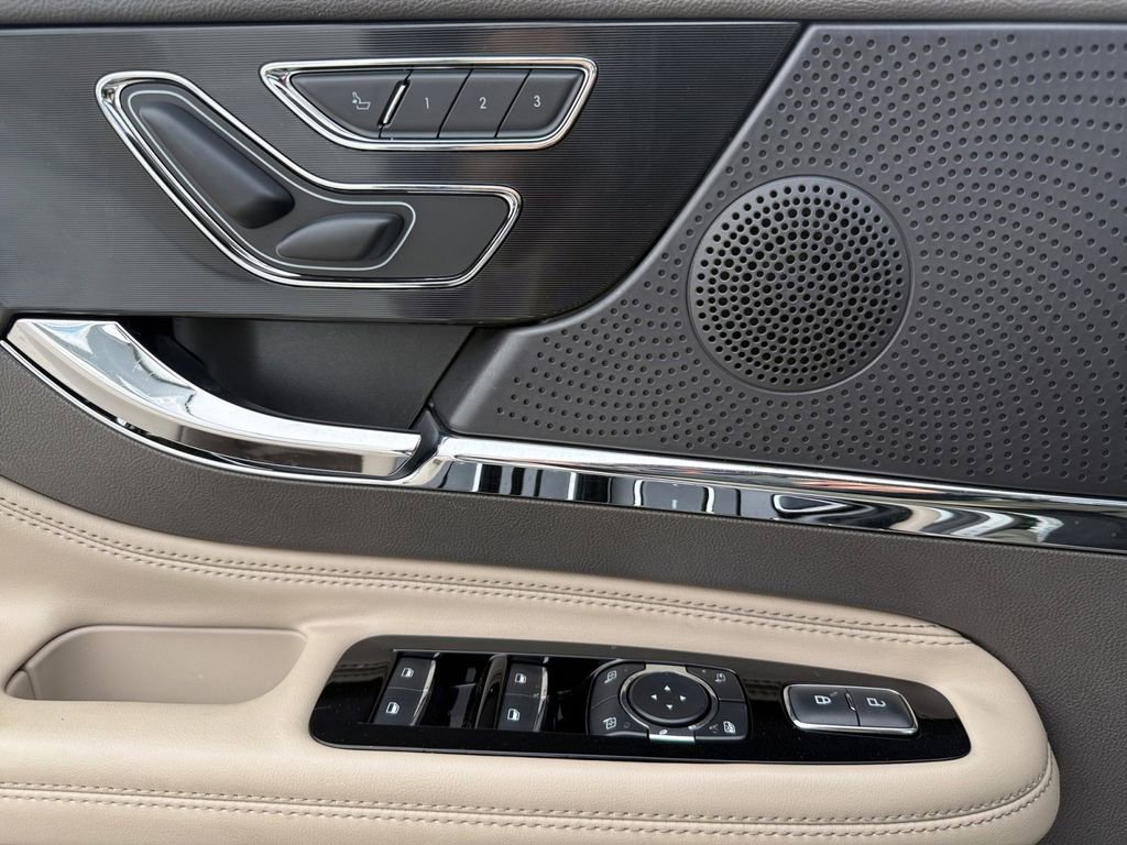 Used 2023 Lincoln Corsair Reserve w/ Equipment Group 201A image 26