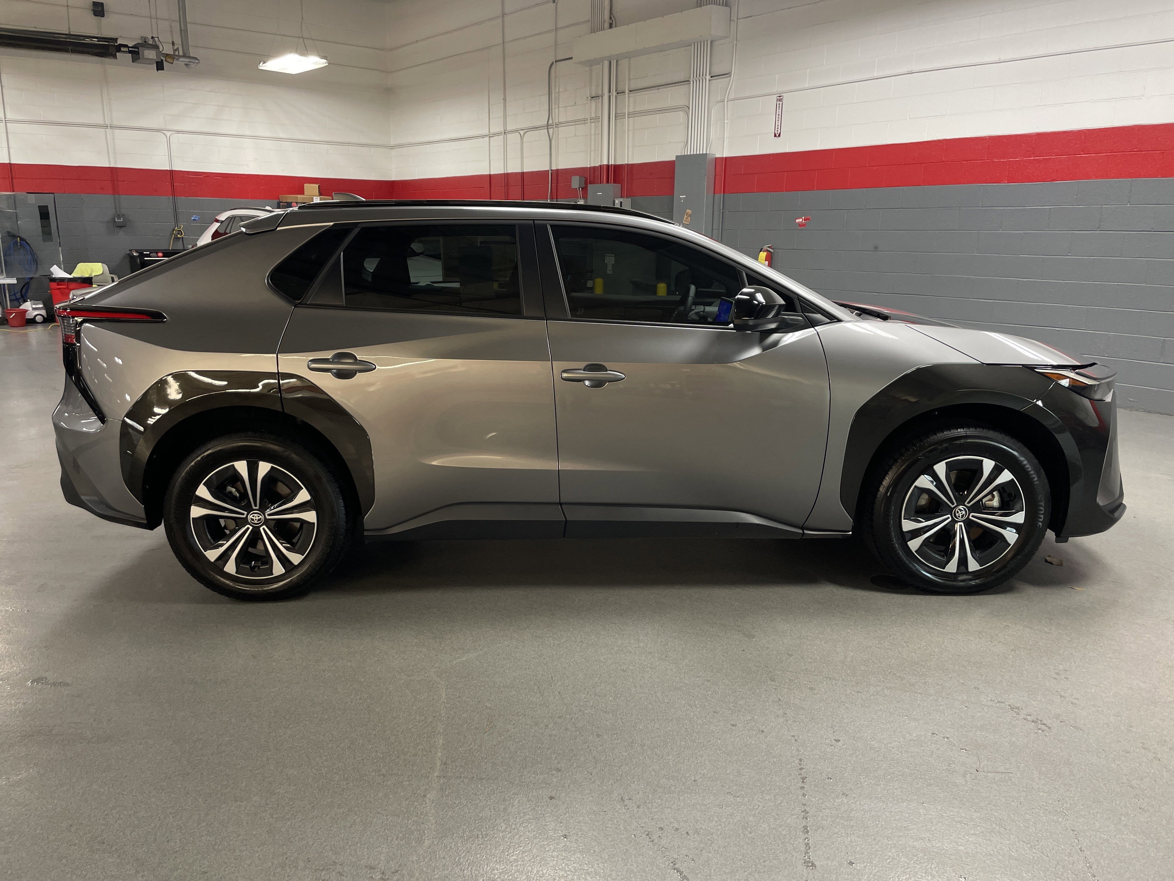 Used 2025 Toyota bZ4X FWD image 11