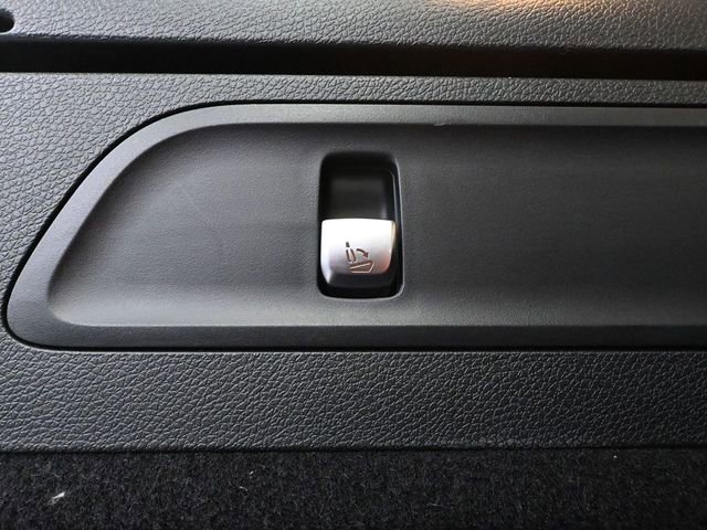 Used 2021 Mercedes-Benz GLC 300 4MATIC image 42