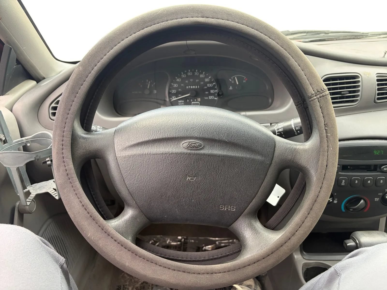 Used 2002 Ford Escort Sedan FWD image 11