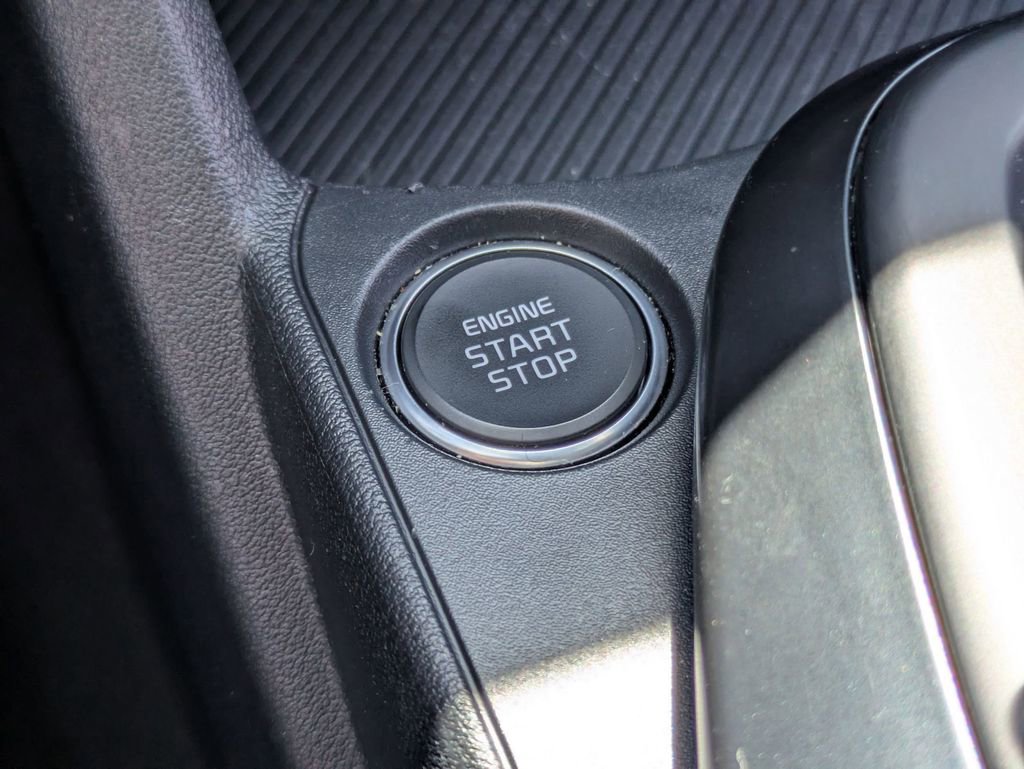 Used 2025 Kia K4 FWD image 24