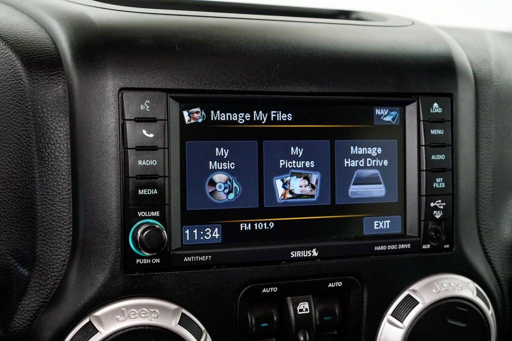 Used 2018 Jeep Wrangler Unlimited Sahara w/ Connectivity Group image 15