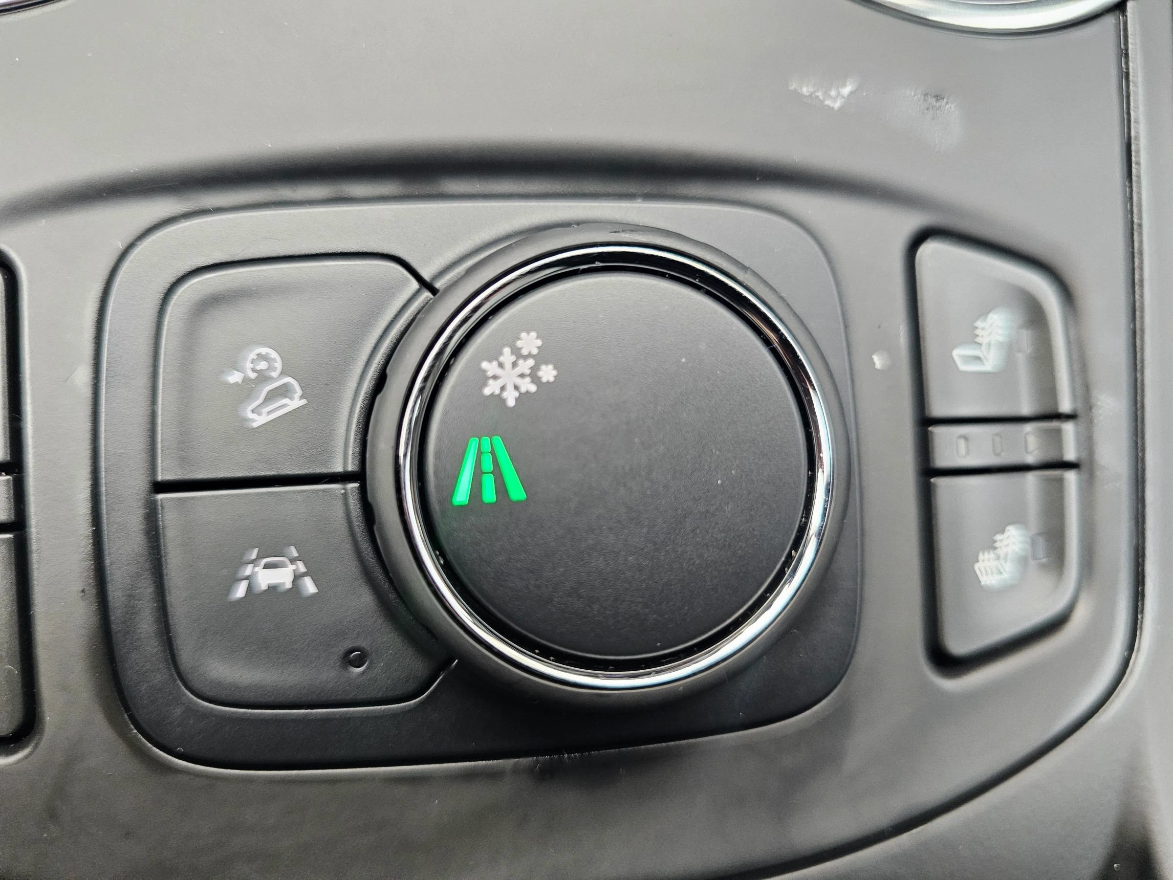 Used 2023 GMC Terrain SLT w/ Elevation Edition FWD image 28