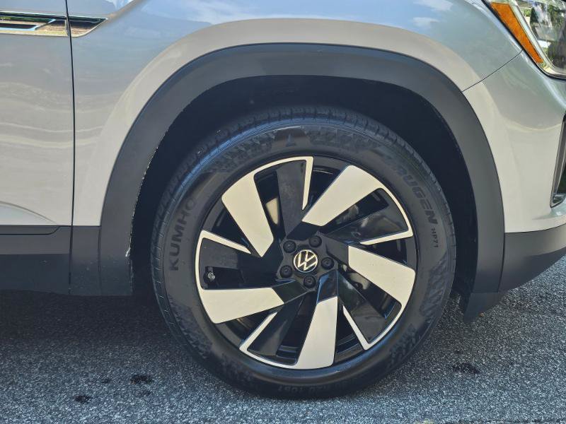 Used 2024 Volkswagen Atlas Cross Sport SE AWD/4WD image 16