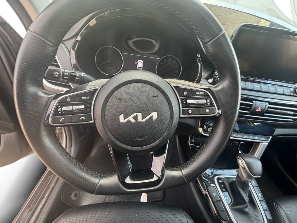 Used 2023 Kia Seltos SX image 12