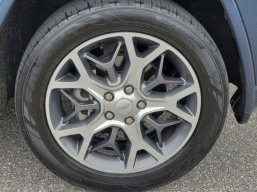 Used 2019 Jeep Grand Cherokee Overland image 11