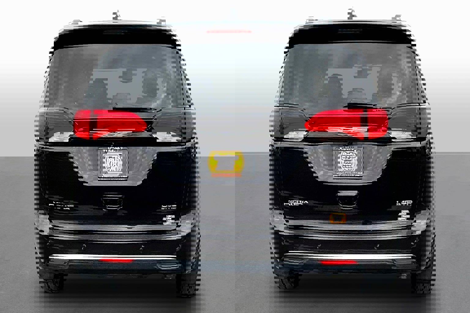 Used 2019 Chrysler Pacifica Limited w/ Advanced Safetytec Group image 4