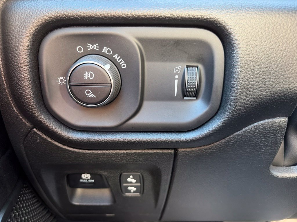 Used 2025 RAM 1500 Big Horn AWD/4WD image 11