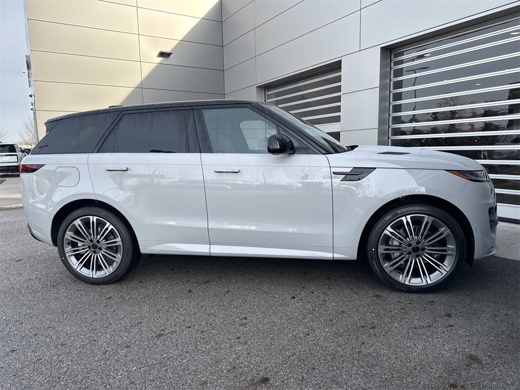 New 2026 Land Rover Range Rover Sport Dynamic SE image 9