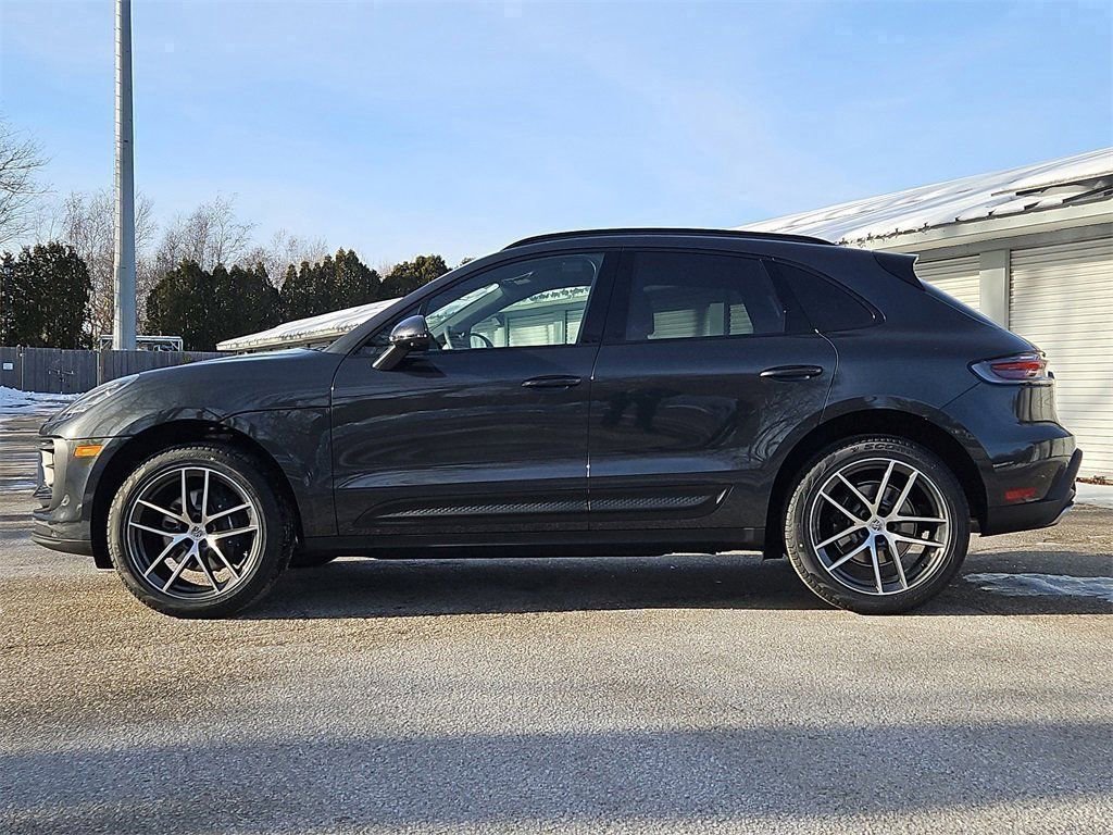 New 2026 Porsche Macan image 2
