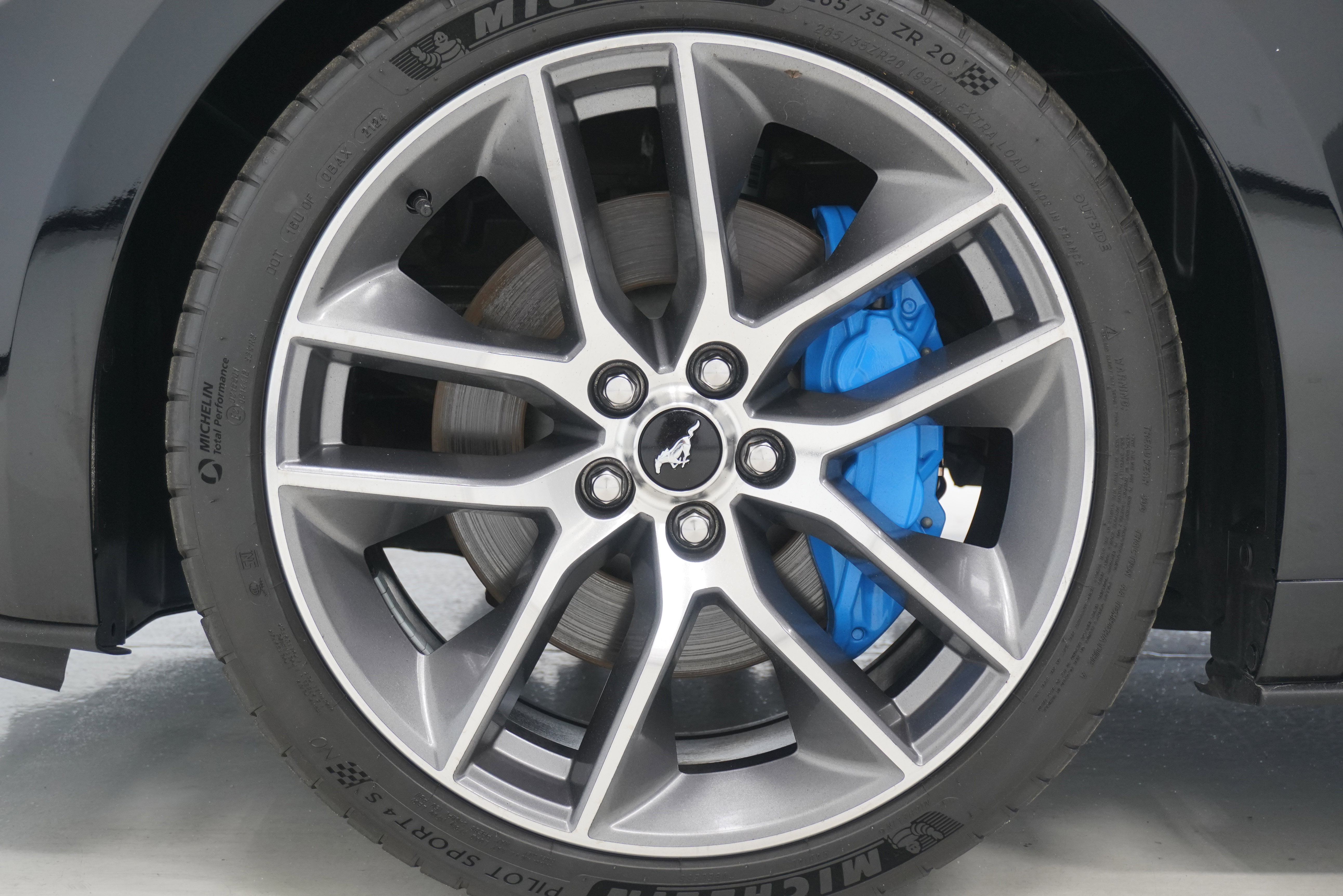 Used 2016 Ford Mustang GT Premium w/ Equipment Group 401A RWD image 27