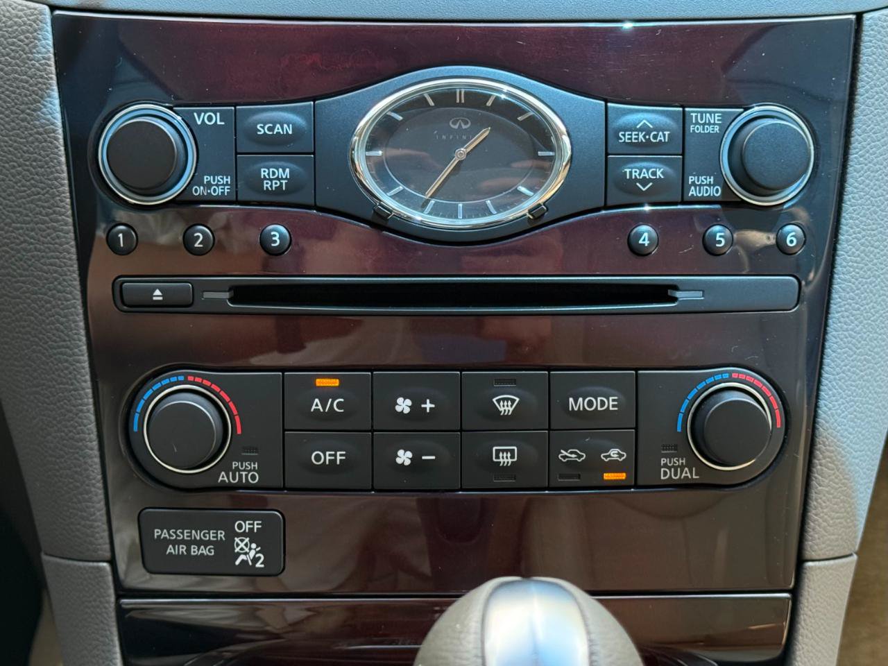 Used 2013 INFINITI G37 Convertible w/ Premium Pkg RWD image 12