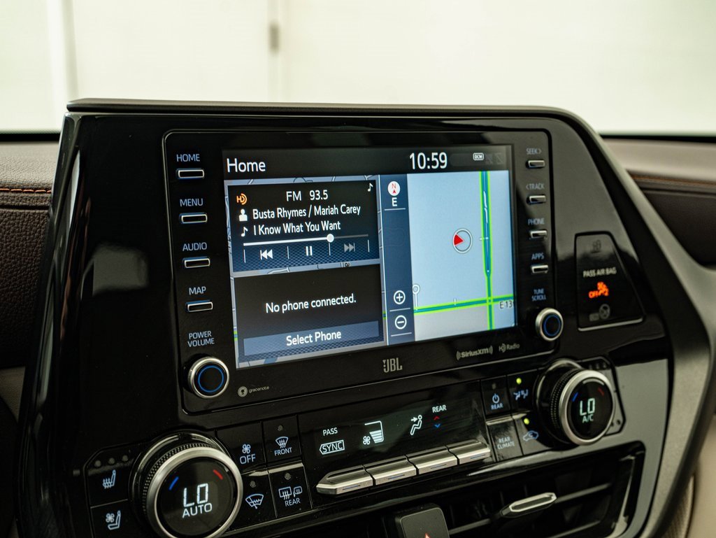 Used 2021 Toyota Highlander Limited image 31