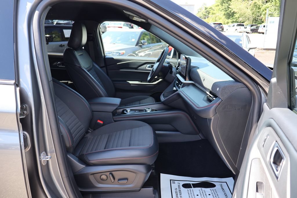 Used 2026 Ford Explorer ST-Line w/ ST-Line Street Pack AWD/4WD image 27