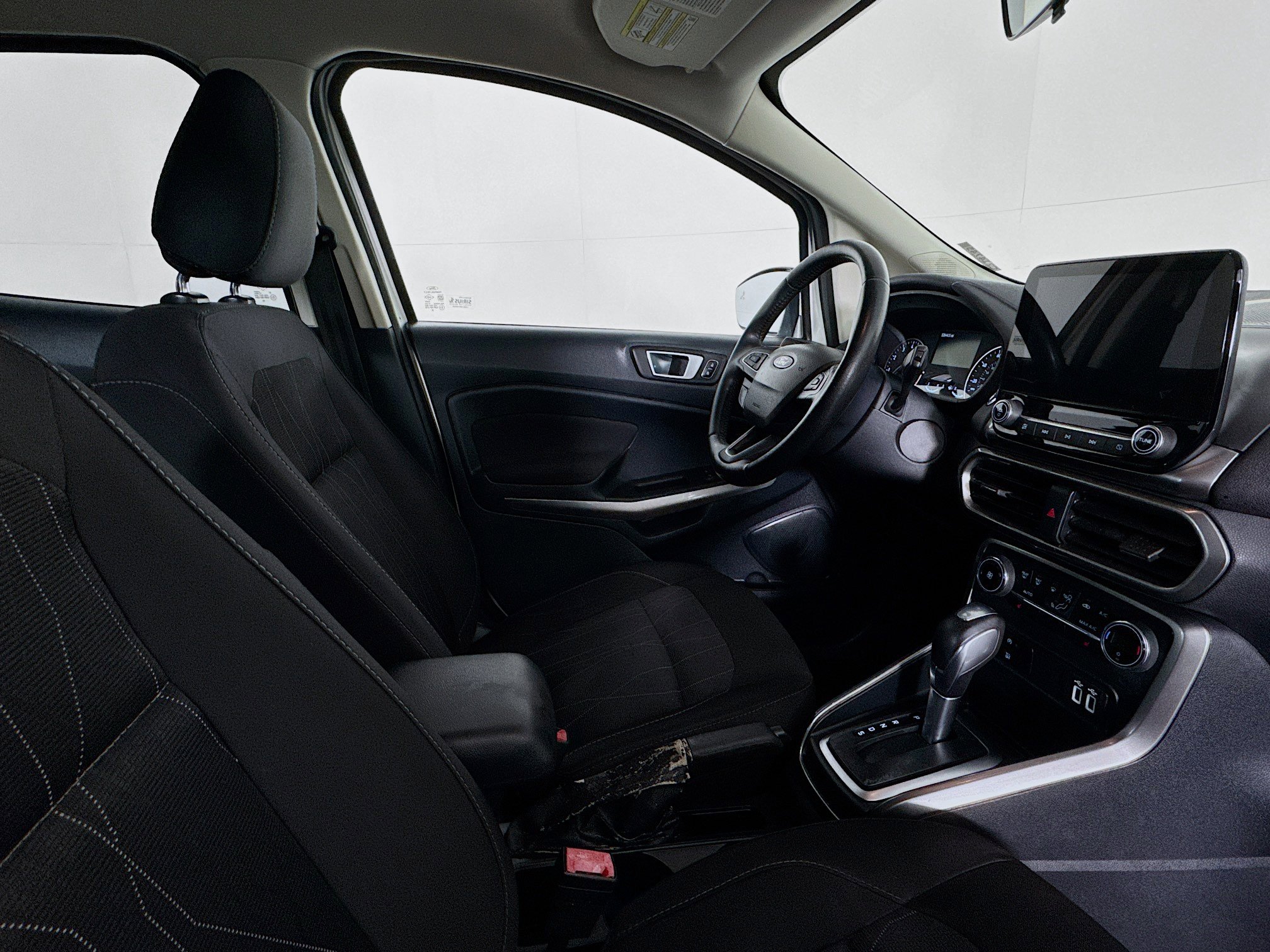 Used 2018 Ford EcoSport SE w/ SE Convenience Package image 28