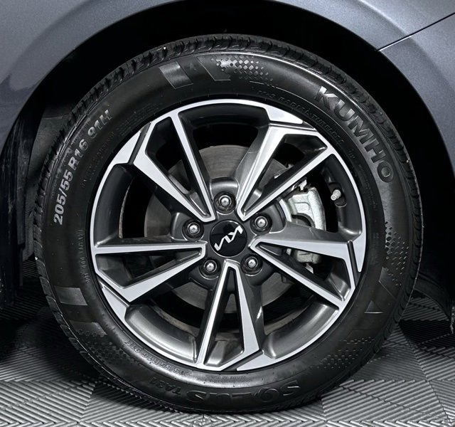 Used 2024 Kia Forte LXS image 10