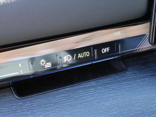 Used 2025 BMW i5 xDrive40 w/ M Sport Package AWD/4WD image 14