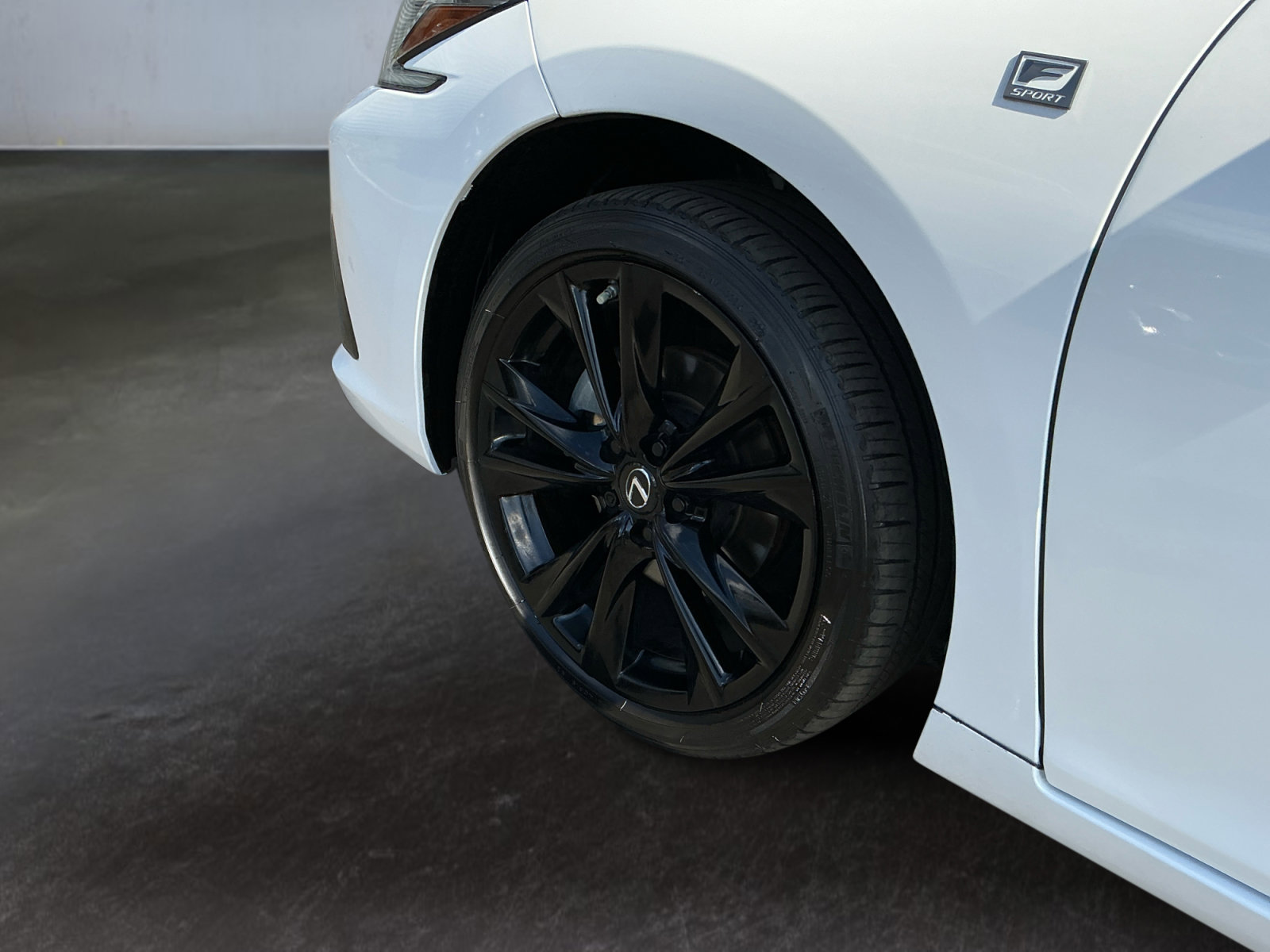 Used 2023 Lexus ES 350 F Sport w/ Accessory Package (Z2) image 9