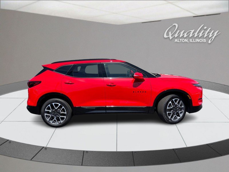 Used 2023 Chevrolet Blazer RS w/ Driver Confidence II Package FWD image 3