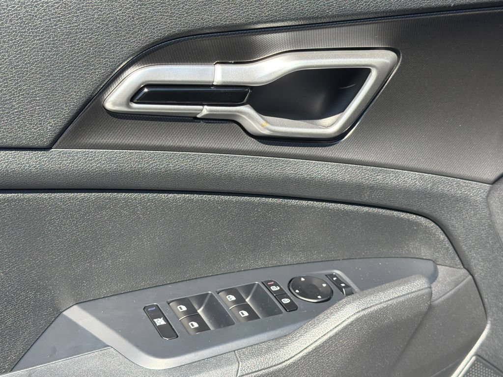 New 2027 Kia Sportage S FWD image 16