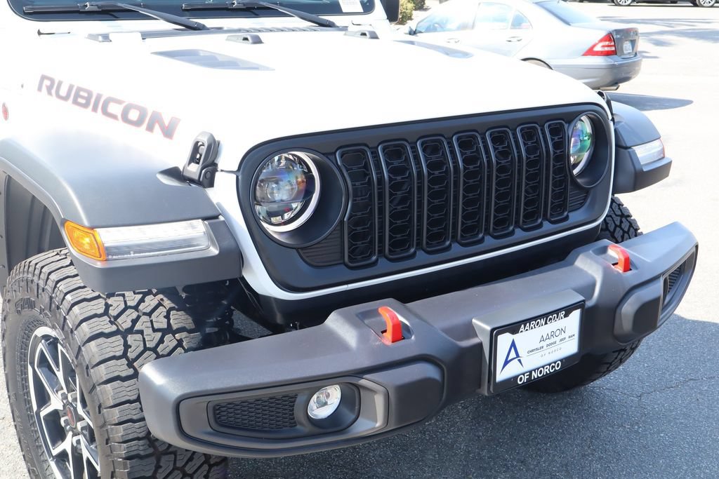 Used 2025 Jeep Gladiator Rubicon w/ Convenience Group AWD/4WD image 9