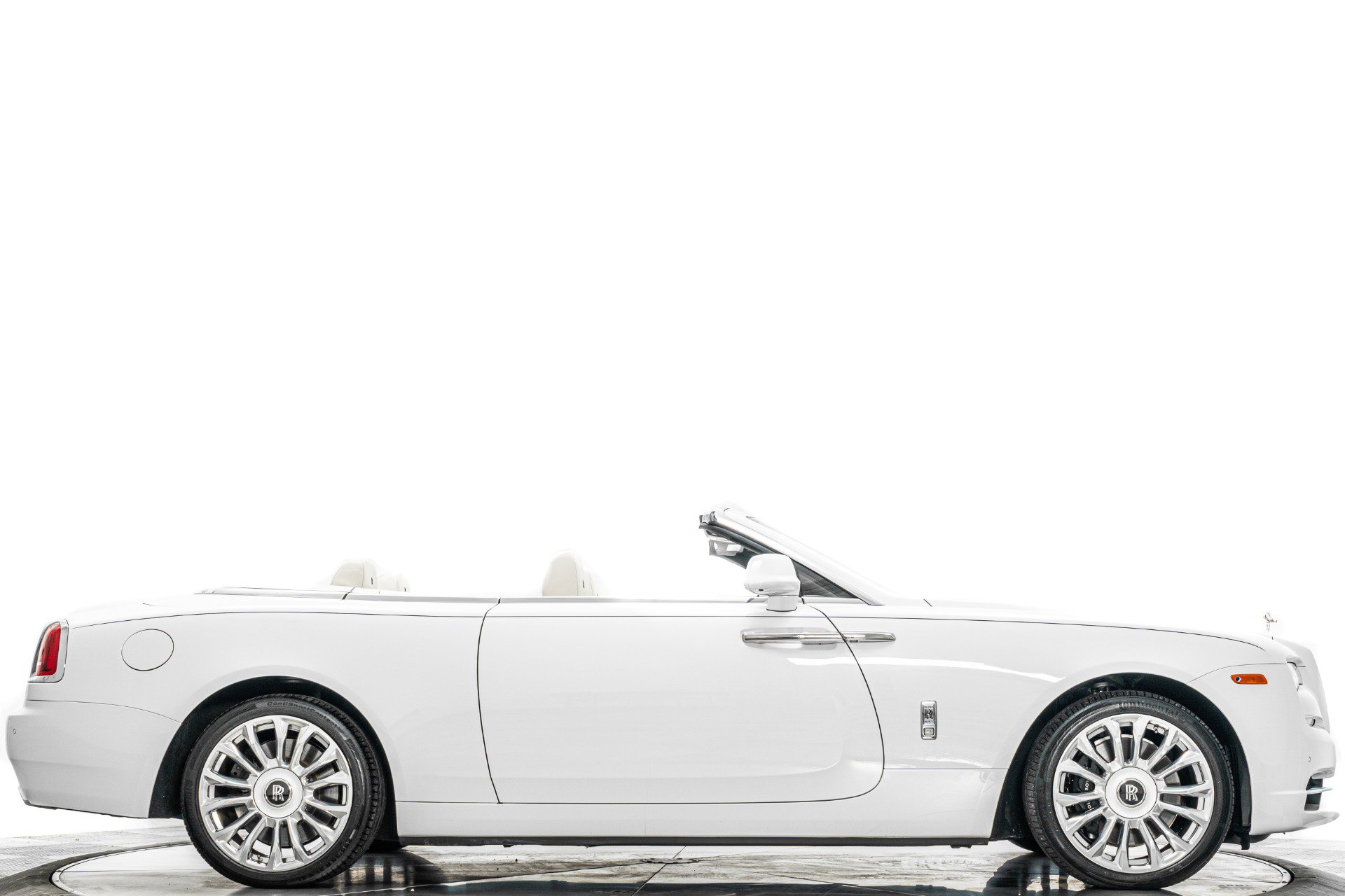 Used 2020 Rolls-Royce Dawn RWD image 2