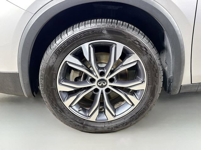 Used 2017 INFINITI QX30 AWD image 33