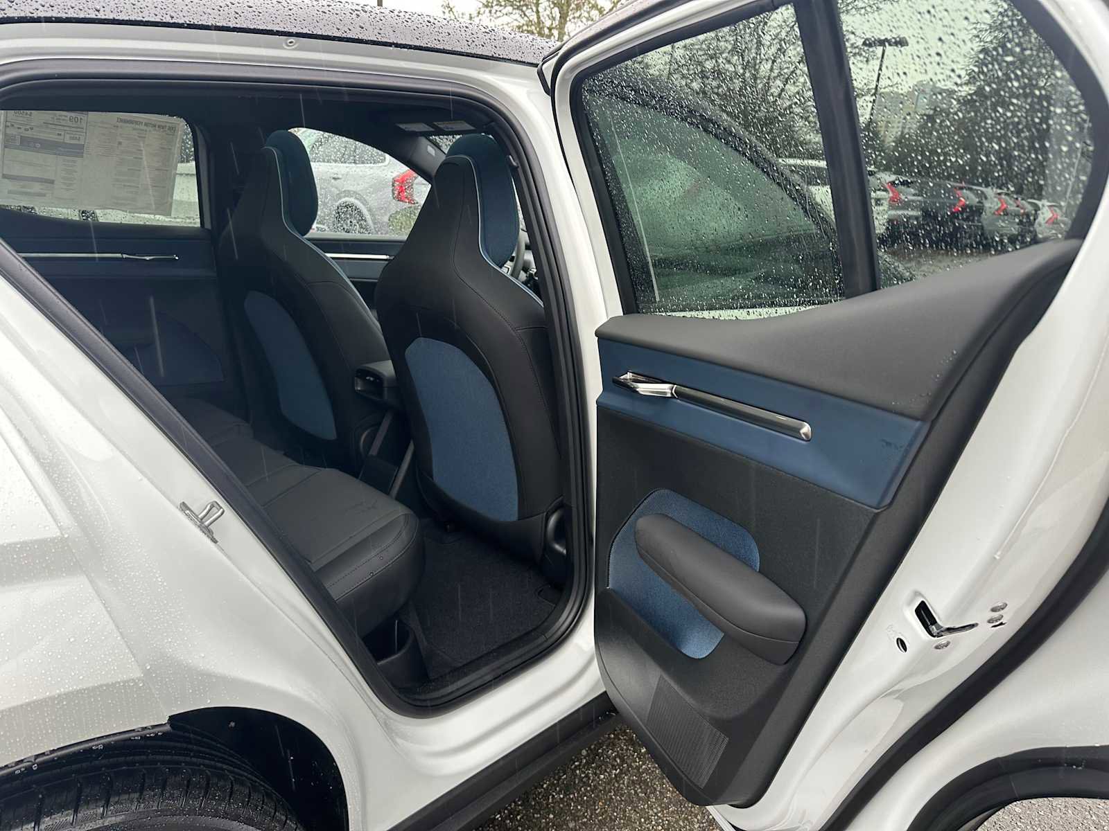New 2026 Volvo EX30 Plus w/ Protection Package Premier AWD/4WD image 13