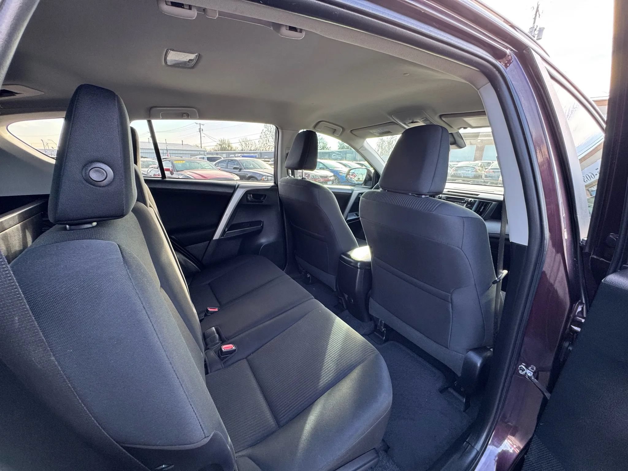 Used 2017 Toyota RAV4 LE FWD image 33