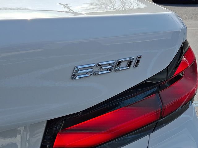Used 2023 BMW 530i xDrive w/ Convenience Package image 32