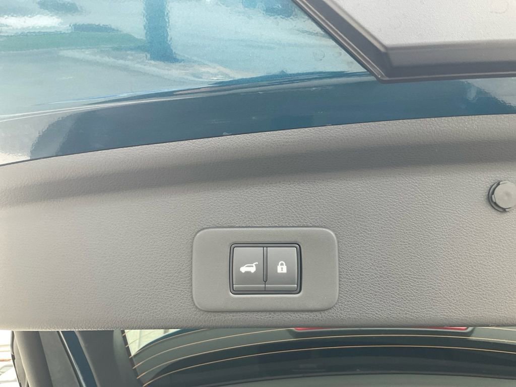 Used 2025 Nissan Murano SL w/ Cargo Package image 11