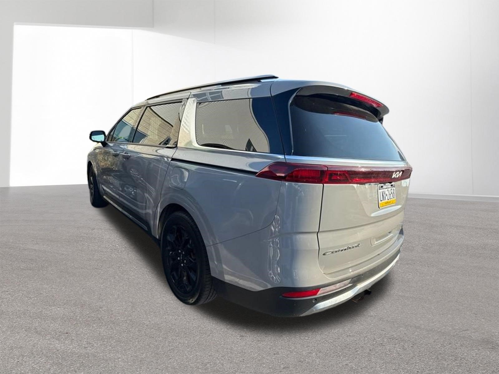 Certified 2022 Kia Carnival SX FWD image 5