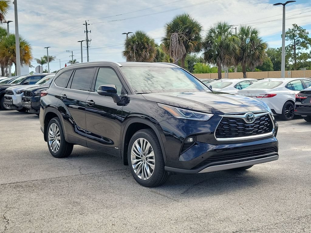 New 2026 Toyota Highlander Platinum AWD/4WD image 3